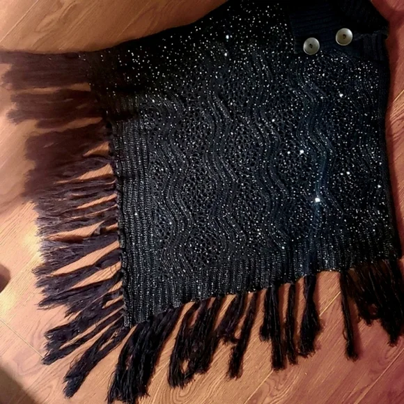 Chic Riff Black Sequined Fringed Poncho One Size Fits Most - Picture 2 of 8